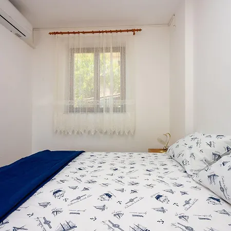 Beschauliches Studio-apartment Nur 250 Meter Zum Mit Meerblick, Parkplatz, Grill Lägenhet *