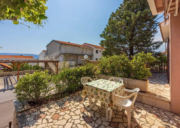Beschauliches Studio-apartment Nur 250 Meter Zum Mit Meerblick, Parkplatz, Grill * Novi Vinodolski