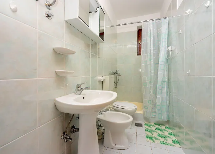 Beschauliches Studio-apartment Nur 250 Meter Zum Mit Meerblick, Parkplatz, Grill Apartment *